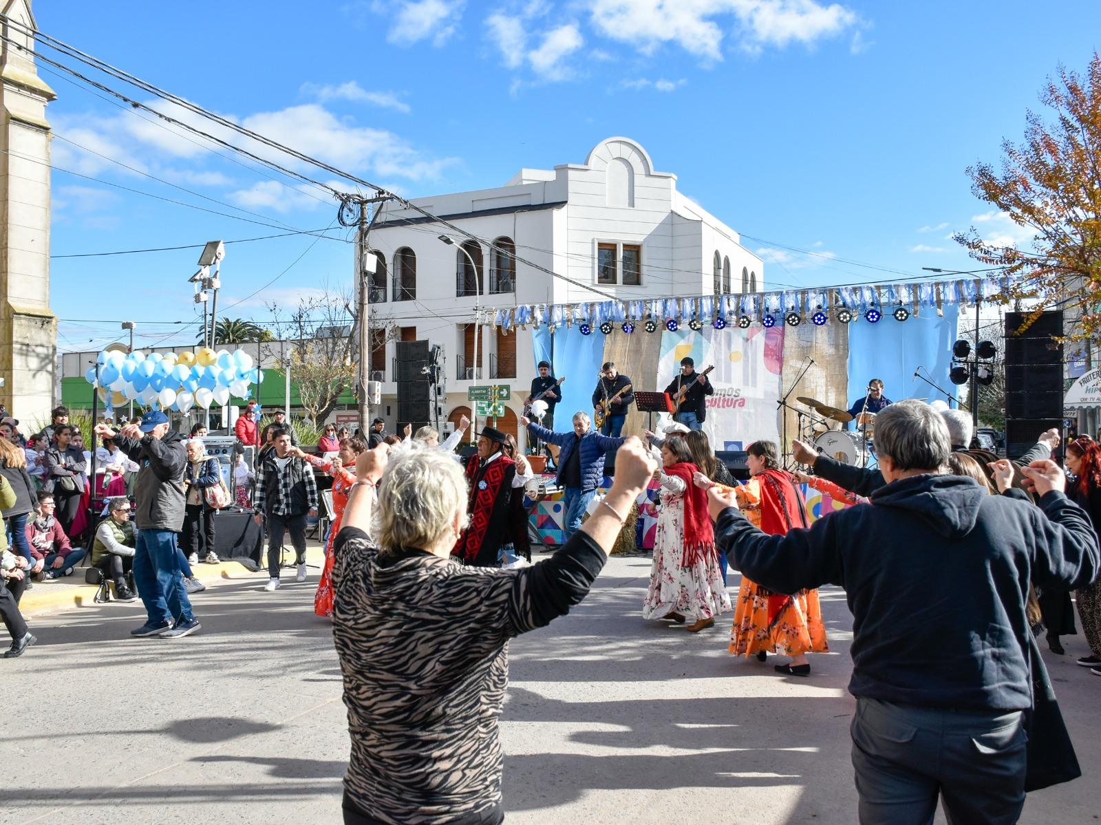 Fin de semana patrio en Lobos