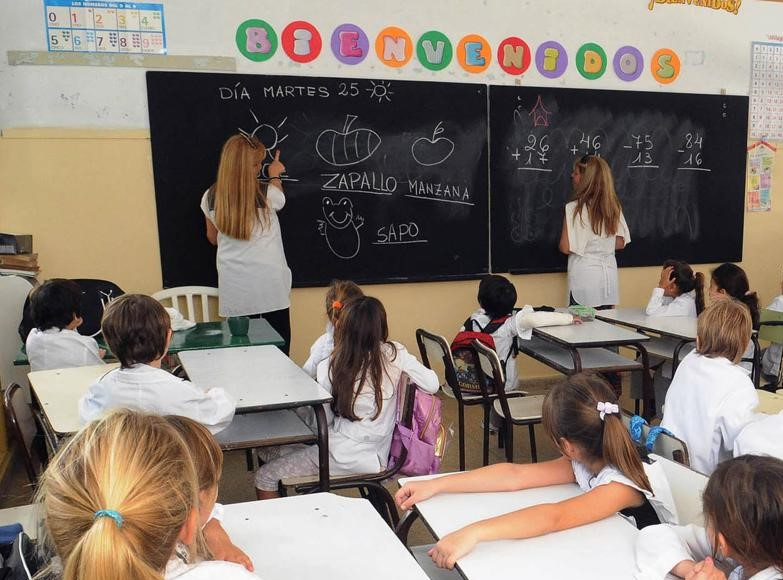 Docentes: la Provincia cerró acuerdo con gremios por suba salarial del 10%