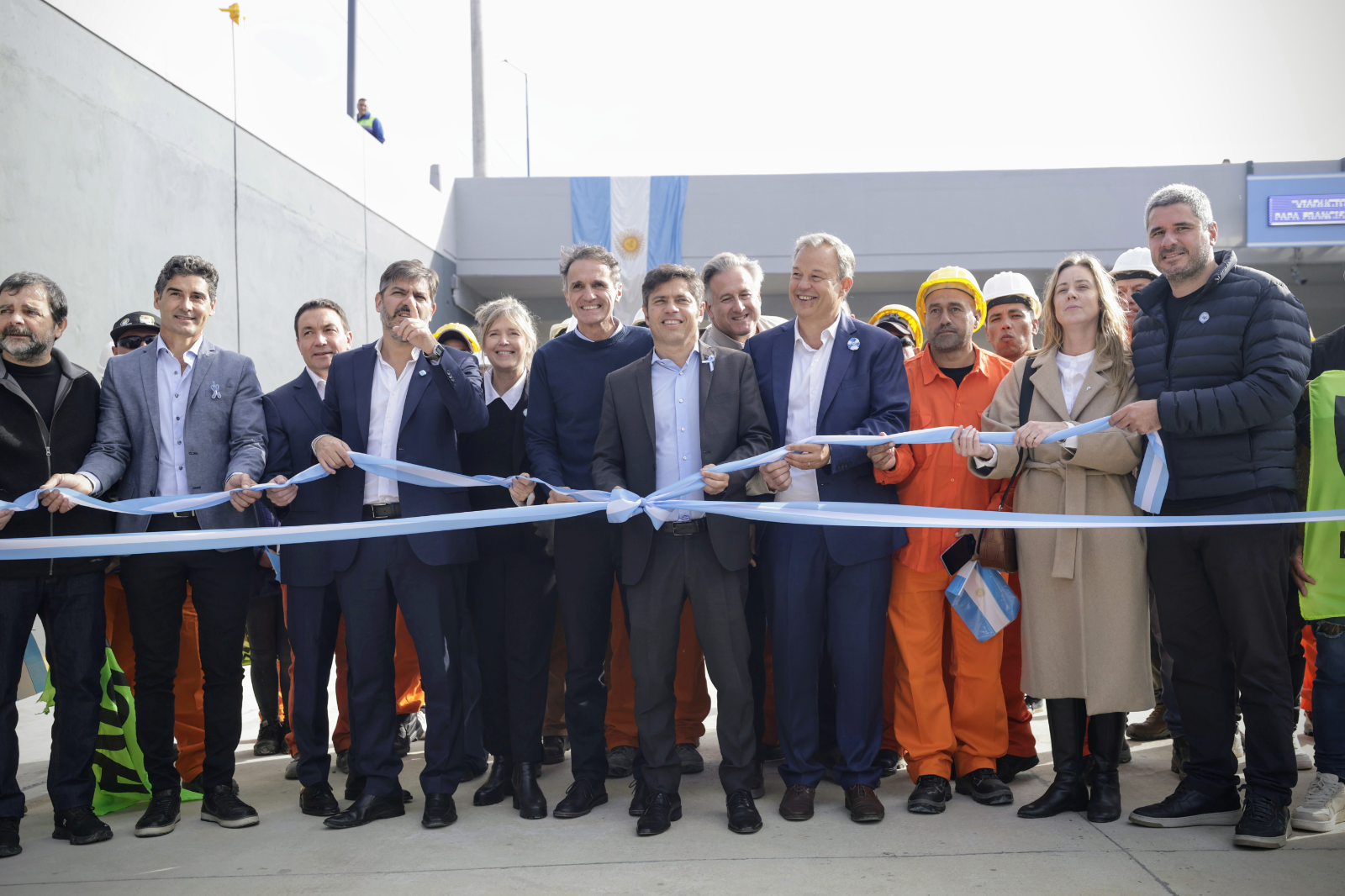 Kicillof inauguró el nuevo viaducto "Papa Francisco" en la Ruta Provincial N°4