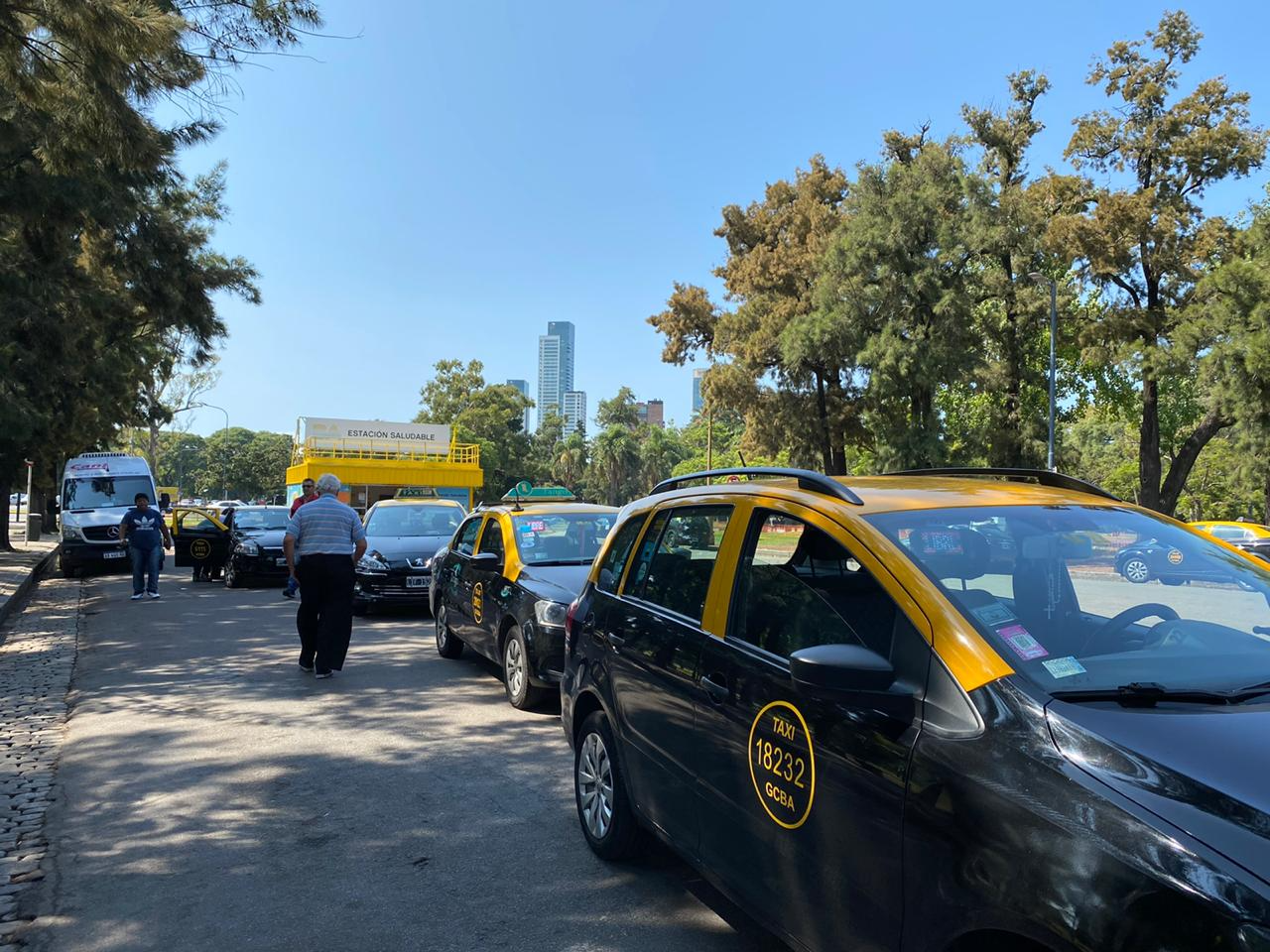 La Ciudad habilitó taxis eléctricos y sumó incentivos para renovar la flota porteña