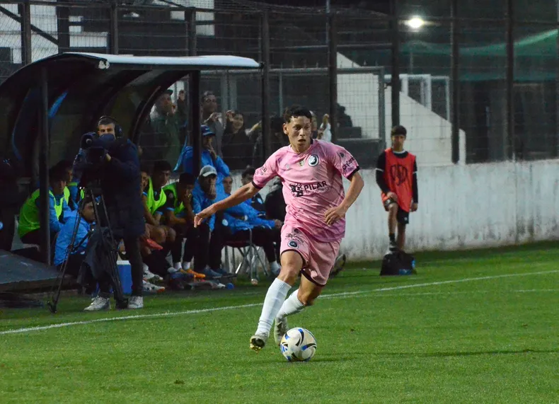 “Pesadilla” Gómez, de Los Cardales a un gigante del fútbol del continente