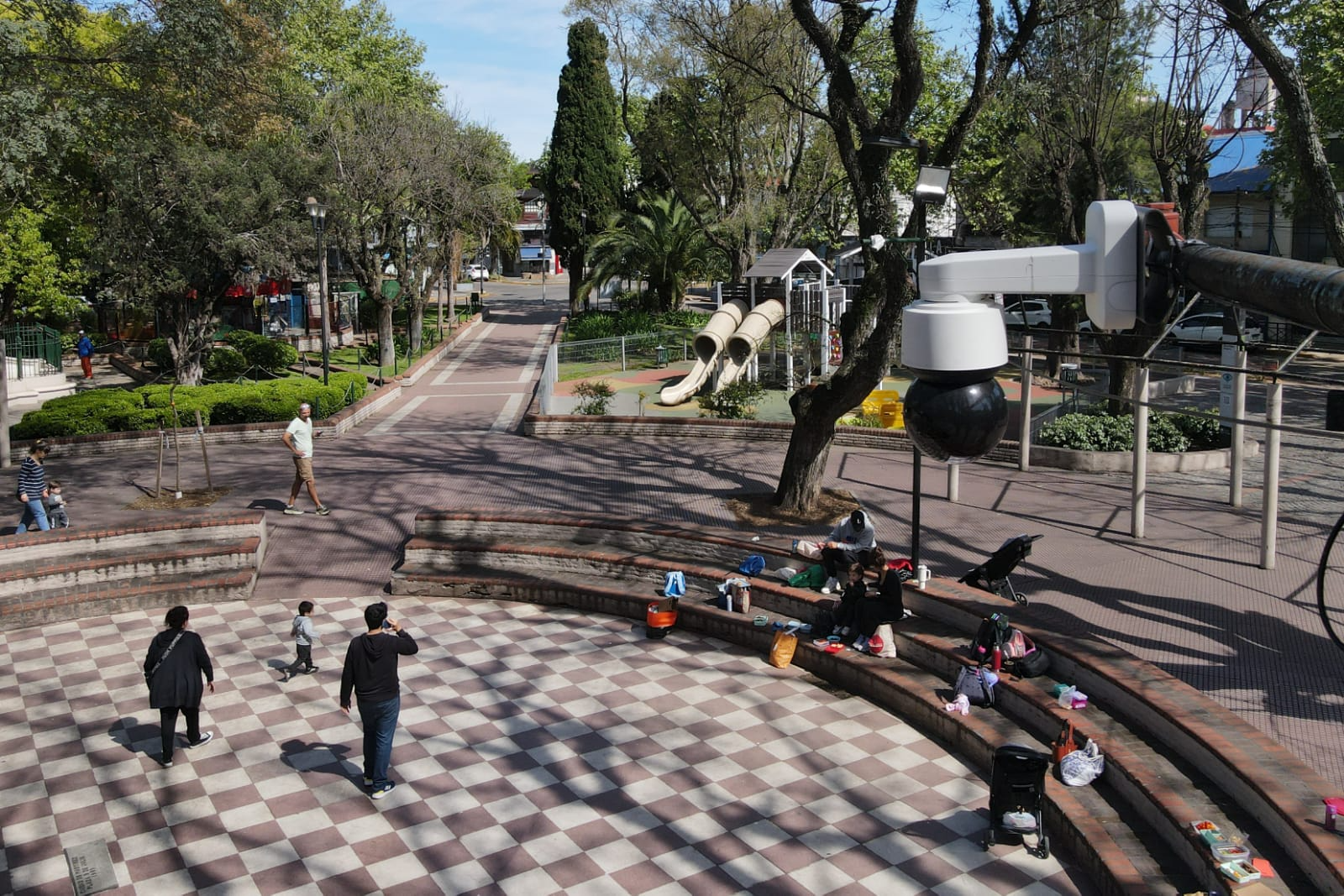 San Isidro instala 425 cámaras con IA en Martínez y Acassuso y amplía 30% la cobertura