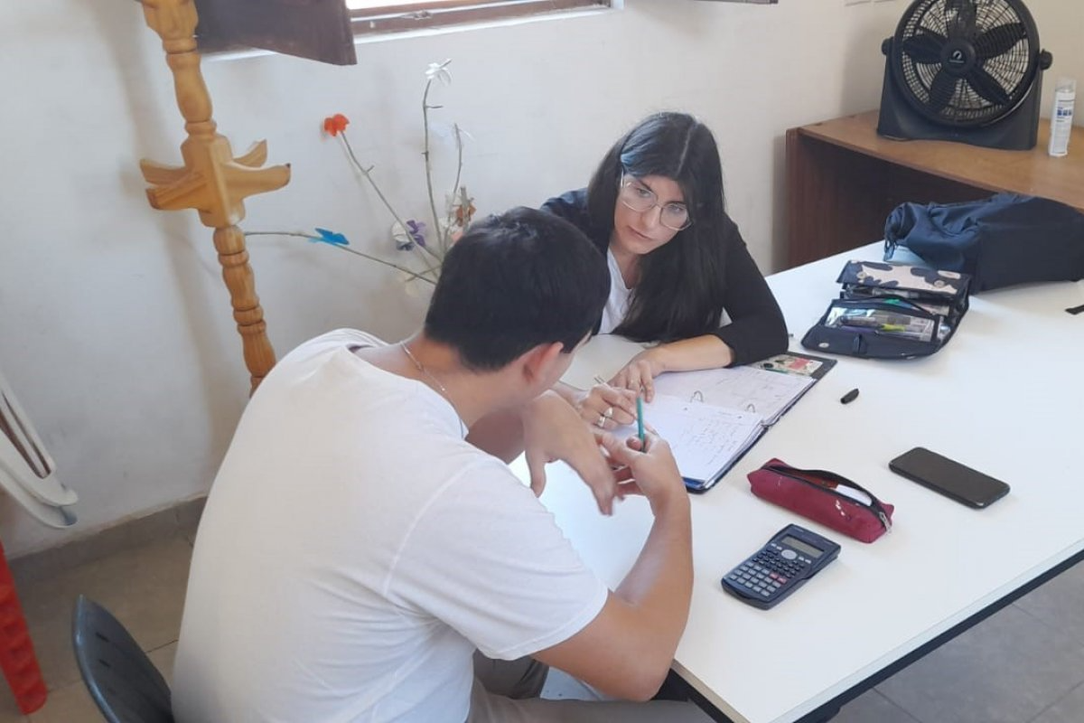 Apoyo escolar gratuito para secundarios en Punto Joven de Gualeguaychú: mirá los días y horarios