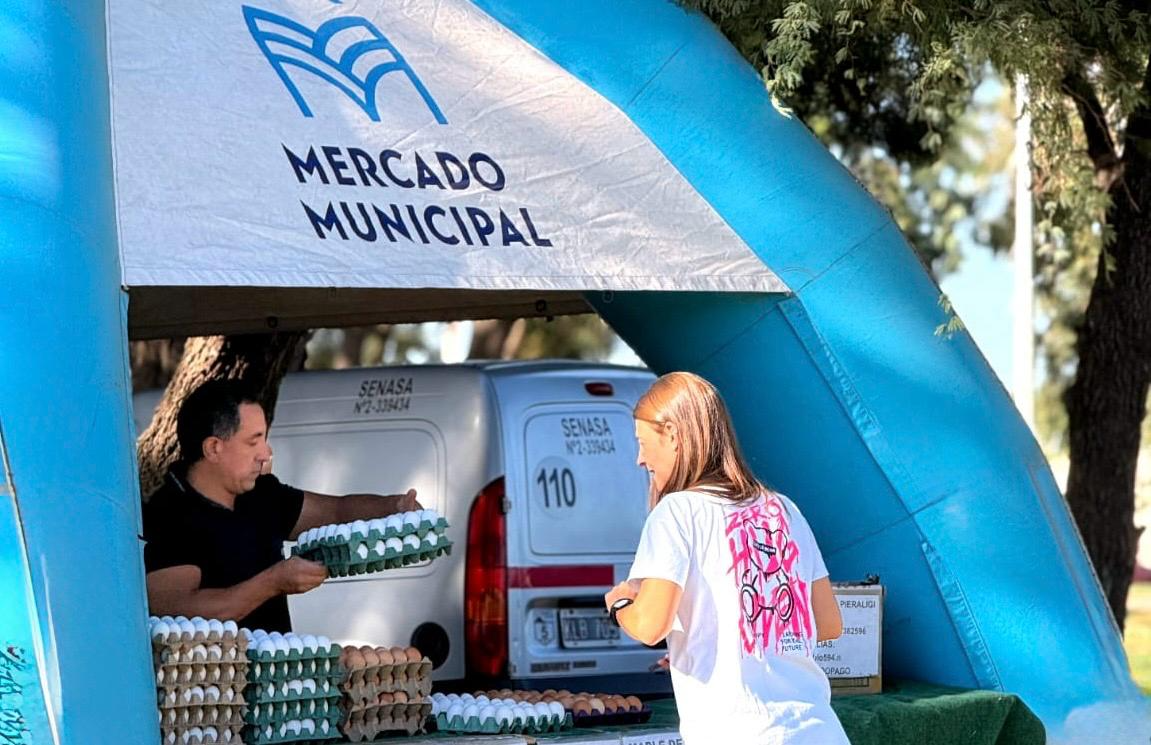Módulo Despensa en Barrio Esperanza: ofertas en alimentos y combos de frutas y verduras