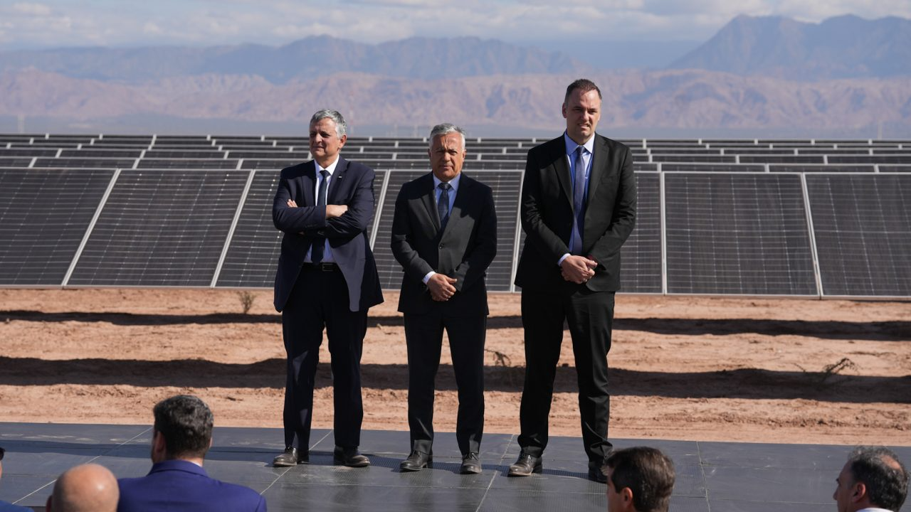 Mendoza inauguró el mayor parque solar del país y superó los 700 MW instalados