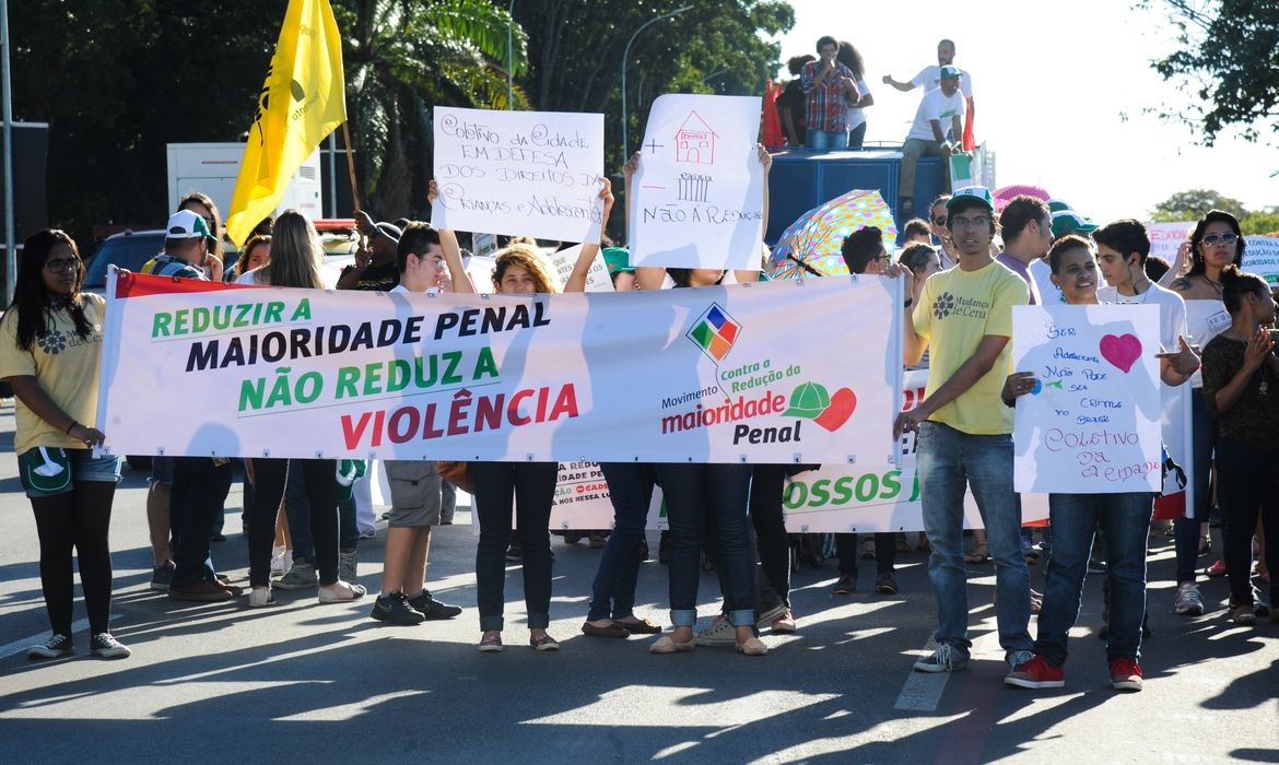 CCJ da Câmara retoma debate sobre redução da maioridade penal para 16 anos nesta terça-feira