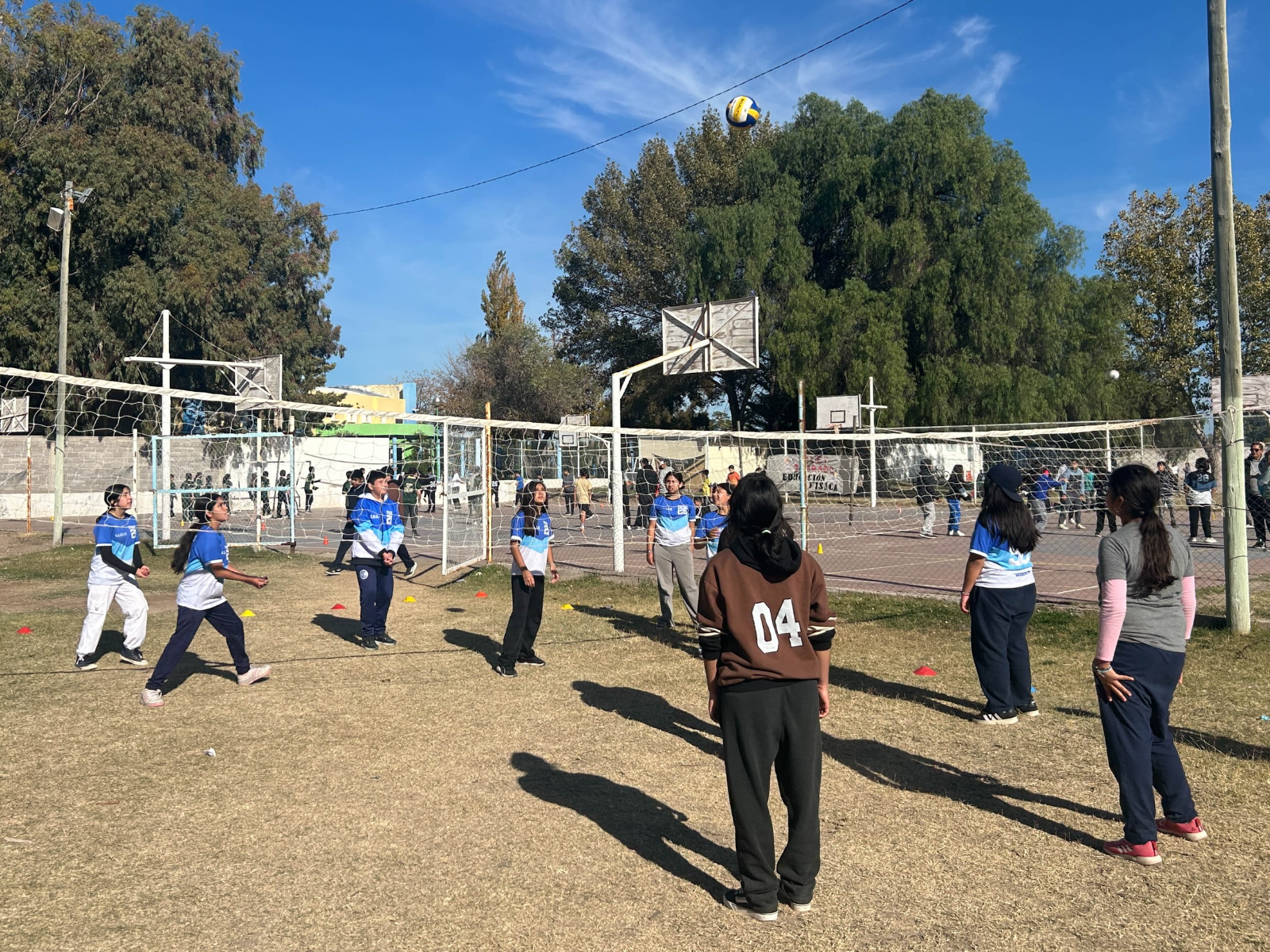 Encuentro Escolar de Vóley: Estudiantes de 7° grado se reunieron en el Estadio Juan Domingo Perón