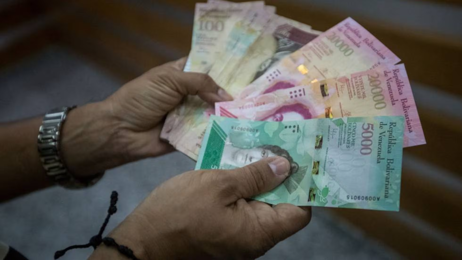 Comenzó el pago de junio del Bono Único Familiar
