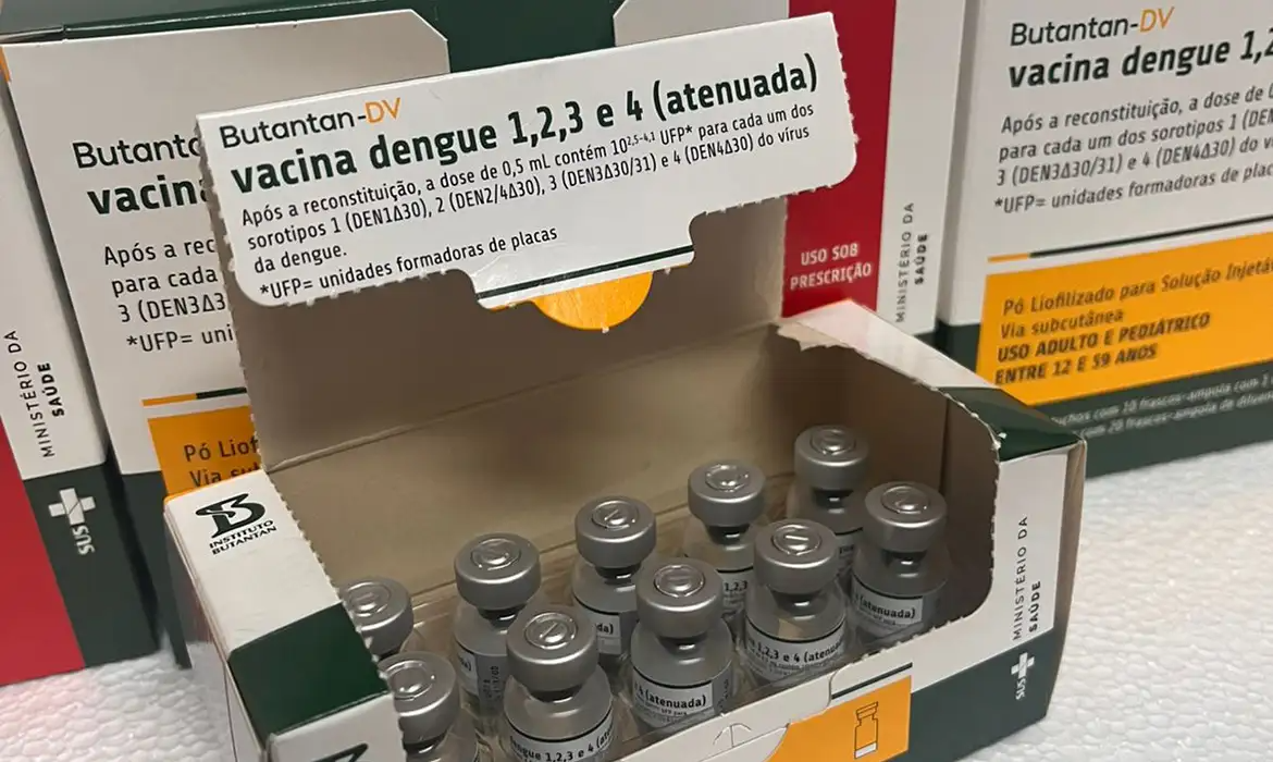 Ministério da Saúde suspende vacina da dengue do Butantan após dois óbitos e casos graves