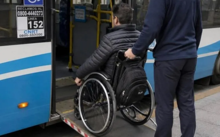 Personas con discapacidad podrán viajar en trenes y colectivos sin presentar el CUD desde junio