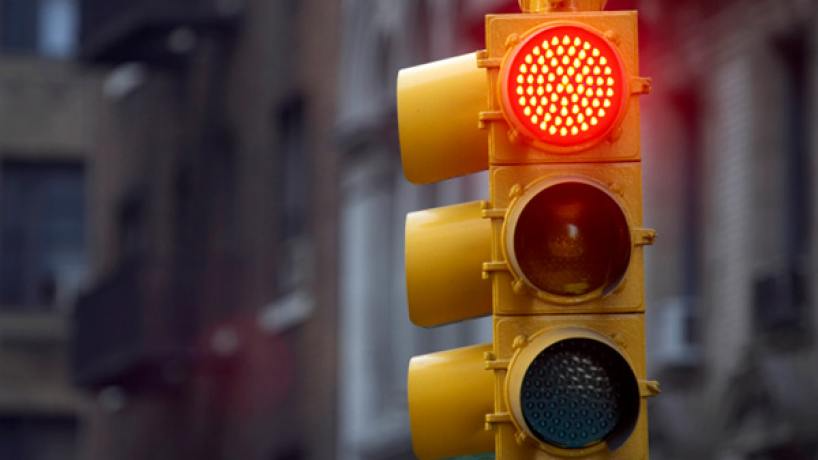 Seguridad vial: por qué respetar semáforos y sendas peatonales ayuda a prevenir siniestros
