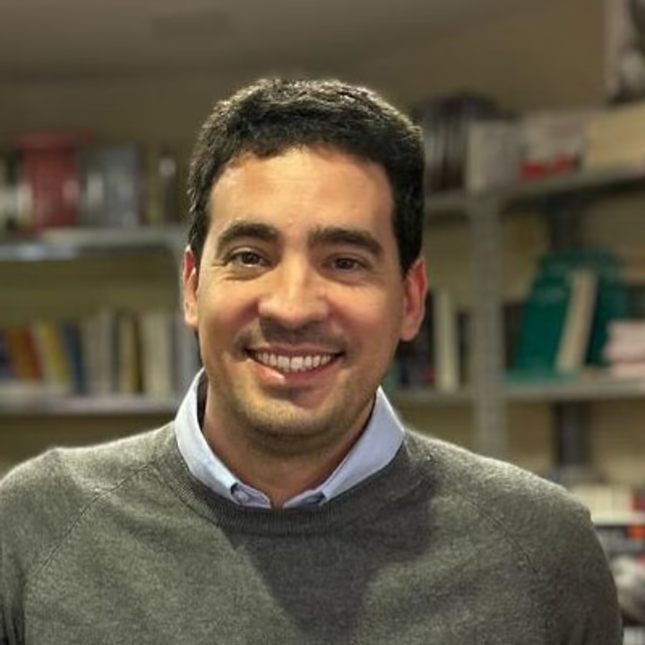 Cambio en la comunicación oficial: Adrián Ravier reemplazará a Manuel Adorni