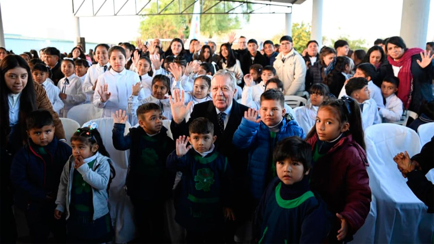 Elías Suárez inauguró obras educativas y entregó viviendas sociales en Silípica