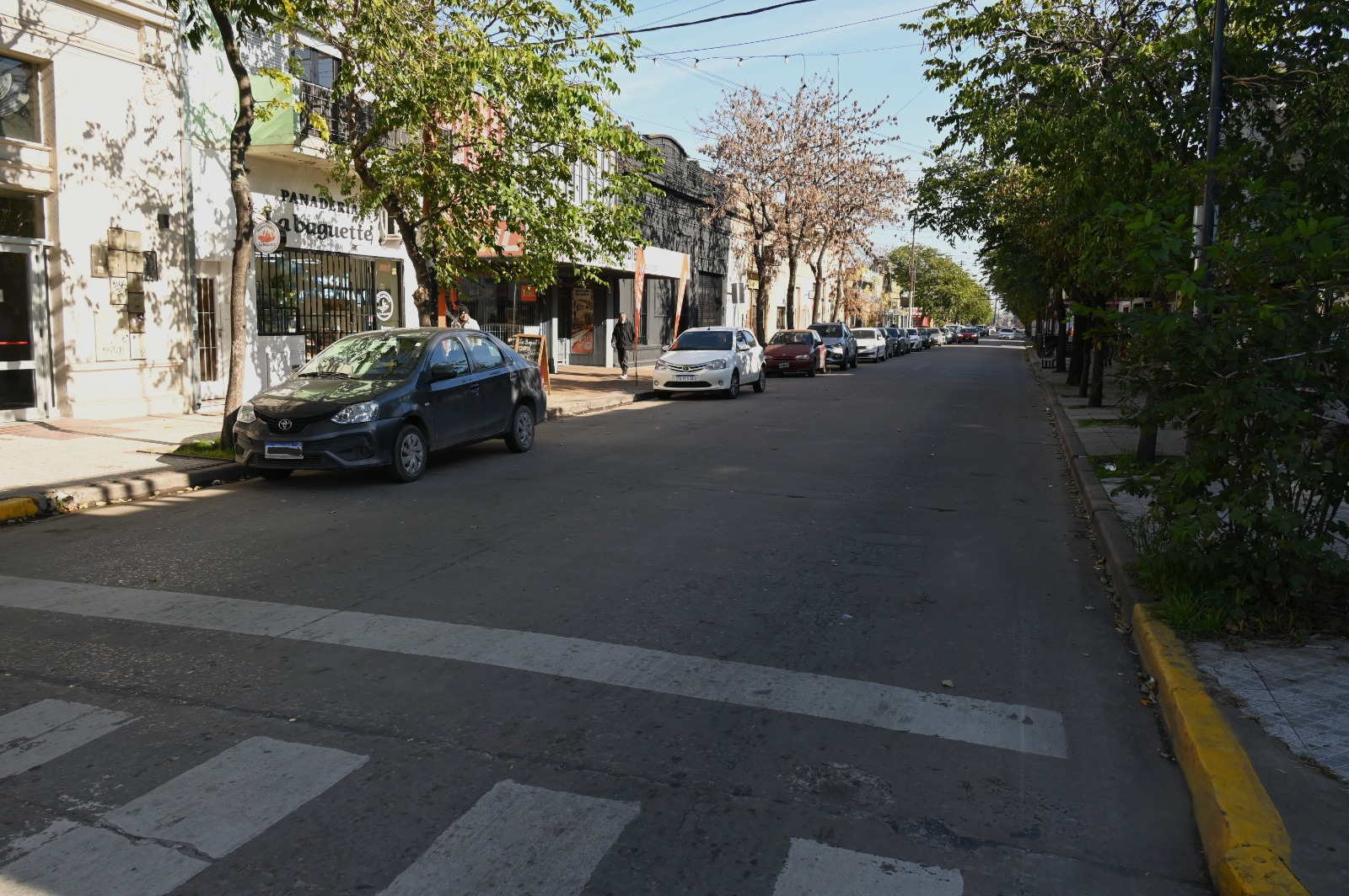 Se sumarán lugares de estacionamiento a 45° en el centro de la ciudad