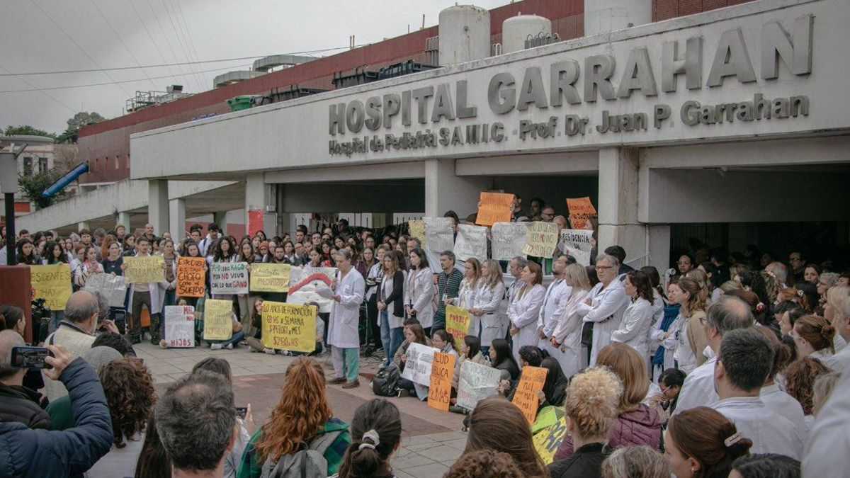 Conflicto en el Hospital Garrahan: sindicatos reclaman el reparto de fondos extraordinarios