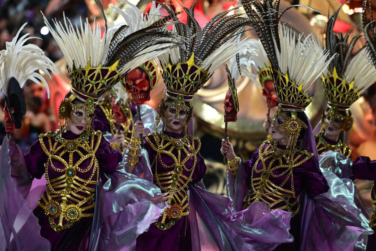 Gualeguaychú lleva el Carnaval del País a “Máscaras sin Fronteras” en la Casa de Entre Ríos