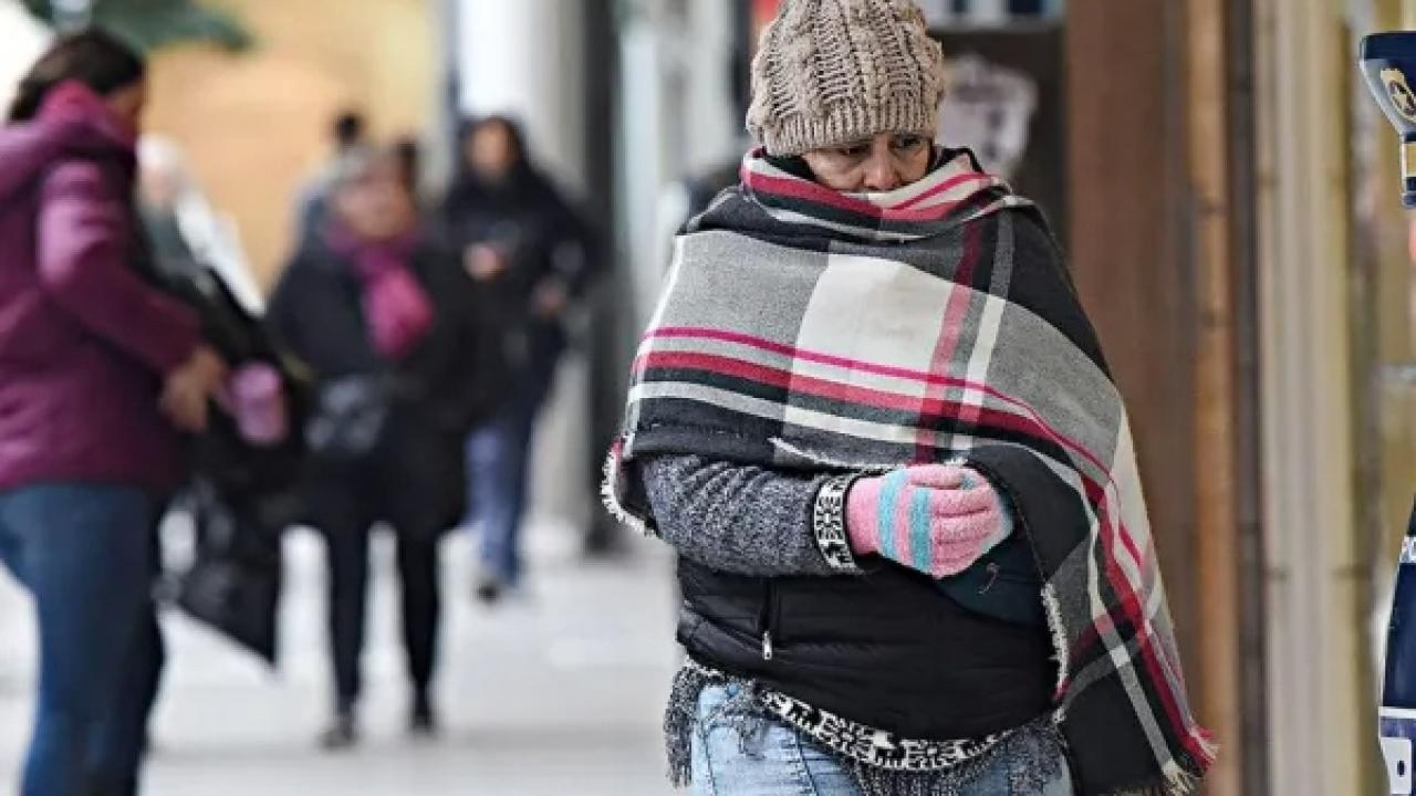Advierten sobre los cuidados respiratorios durante el invierno para niños y adultos mayores