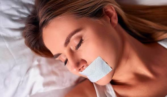 Qué es el mouth taping: qué dicen los especialistas sobre la técnica viral para dormir