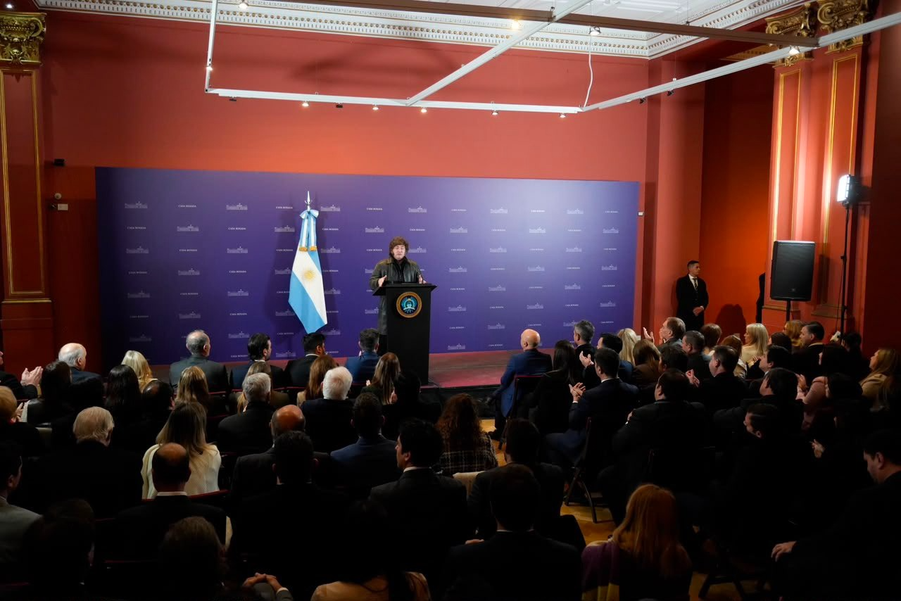 Javier Milei felicitó a Keiko Fujimori y habló de un bloque regional "frente al socialismo"