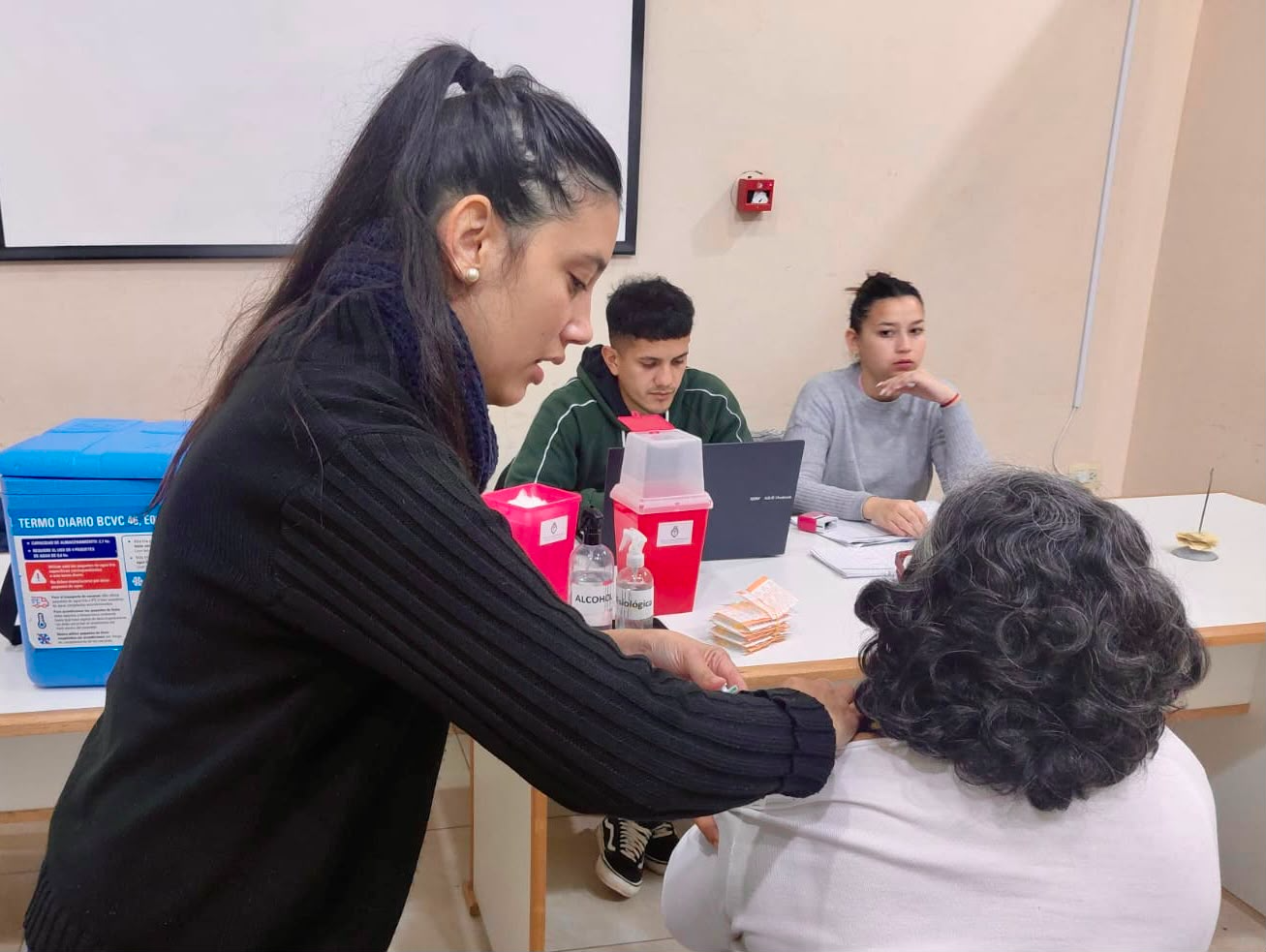 Se viene una jornada de vacunación gratuita para mayores de 60: cuándo y cómo será