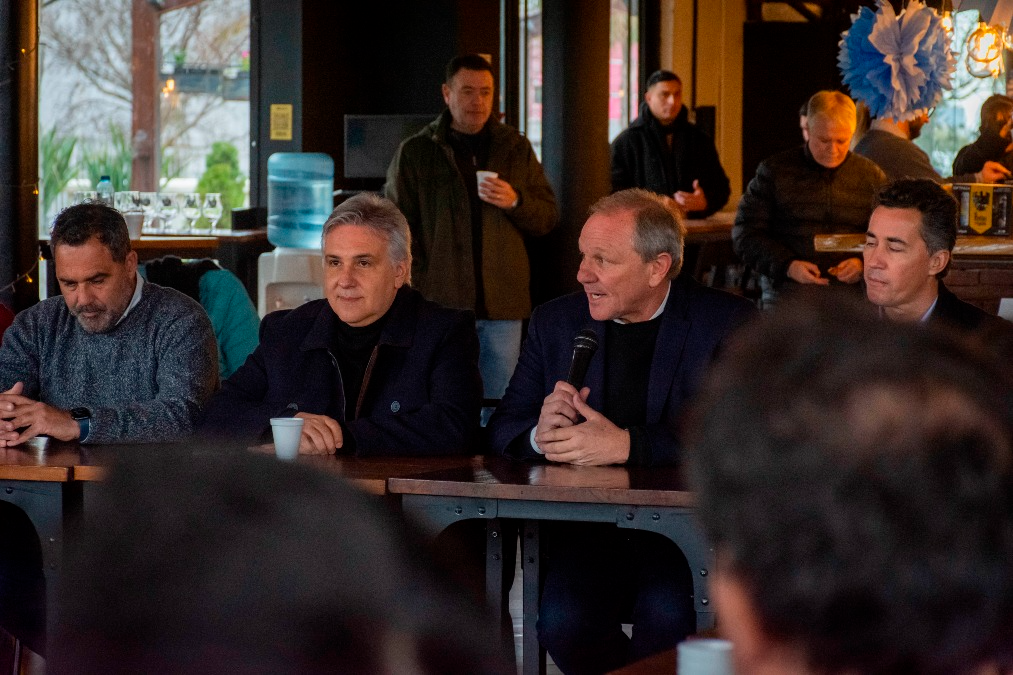 Llaryora anunció la construcción de un altonivel en avenida Presidente Perón