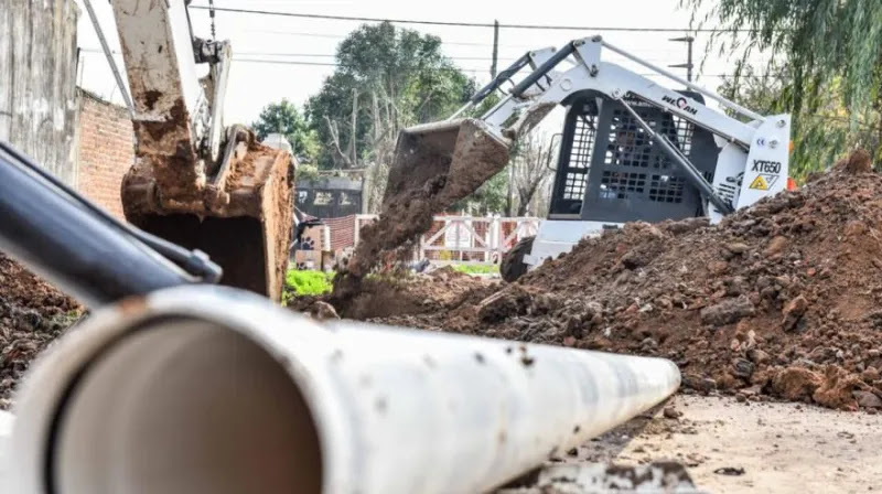 Barrio Las Glorias: quedó habilitada la red cloacal tras las gestiones del Municipio con AySA