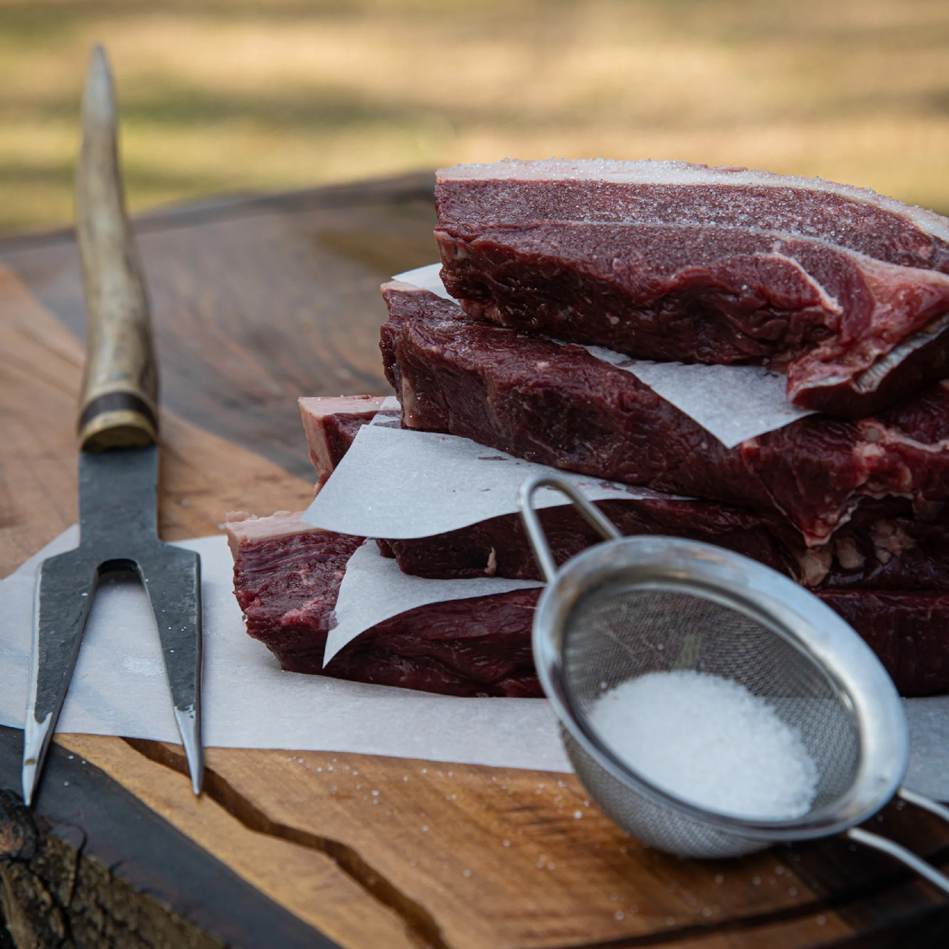 Río Negro impulsa una ley para habilitar la venta de carne de jabalí y guanaco