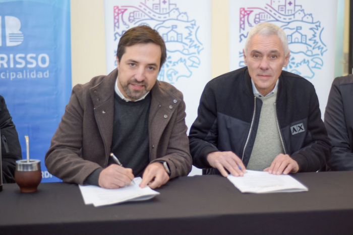 Kreplak inauguró consultorios de Cardiología y entregó prótesis dentales en Berisso
