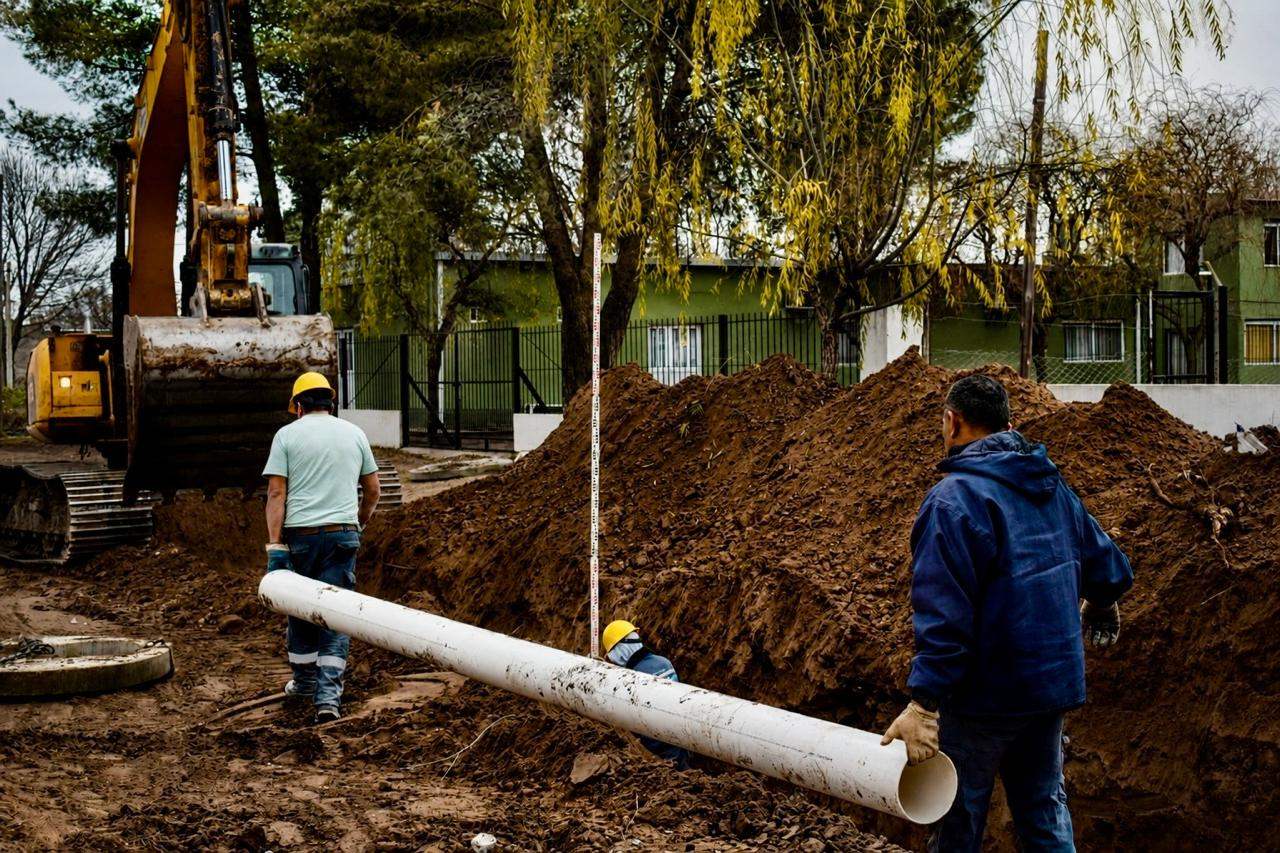 Santa Rosa avanza con la red cloacal en Villa Germinal: la primera etapa ya está en marcha