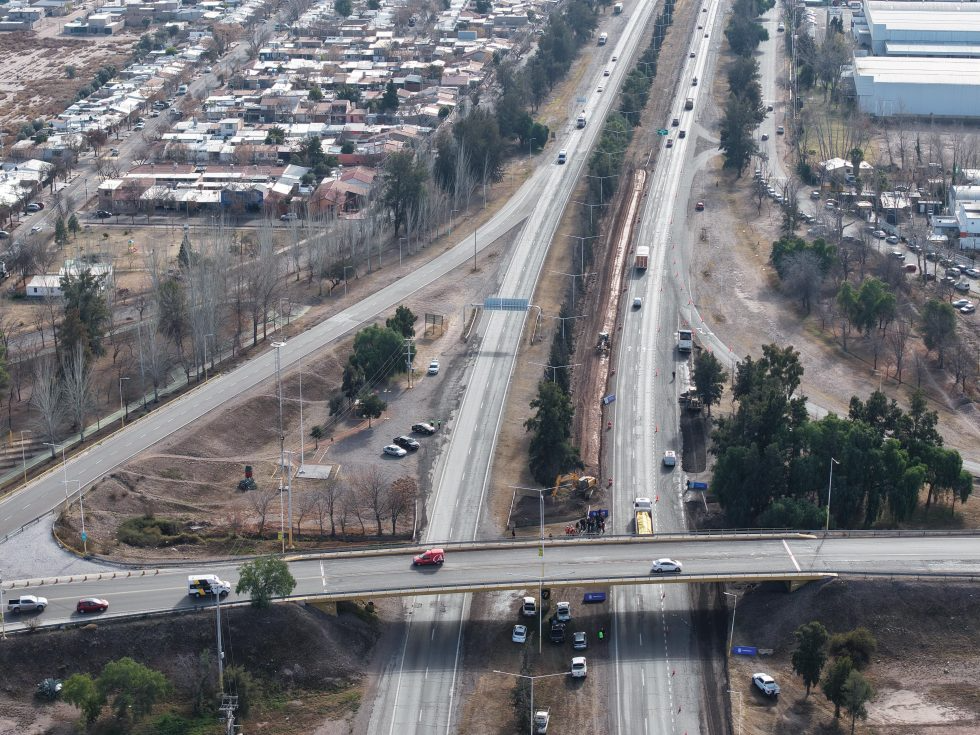 Mendoza avanza con las obras del Acceso Sur sin cortes de tránsito entre Azcuénaga y Ruta 7
