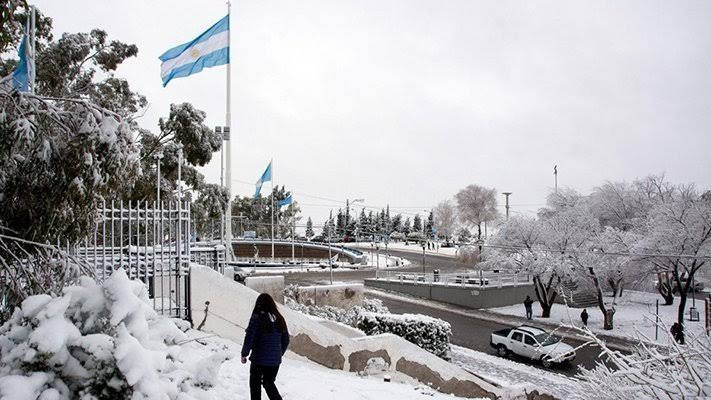Temporal de nieve en la Cordillera: hay localidades aisladas en Mendoza, San Juan, Neuquén y Catamarca