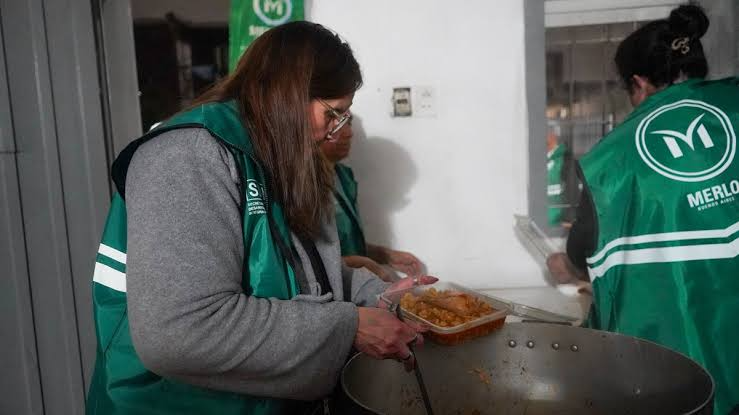 Merlo refuerza el Operativo Frío con entrega de viandas para personas en situación de vulnerabilidad